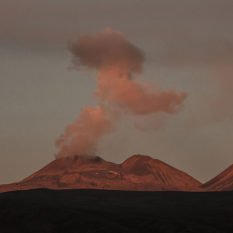 Vulkan Sabancaya beobachtet am Laguna Mucurca Foto: ©Lichtbildarena